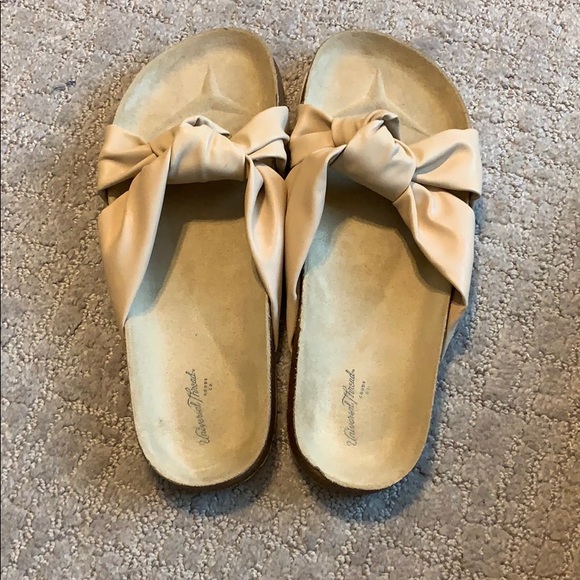 Blush Slide - Picture 1 of 3